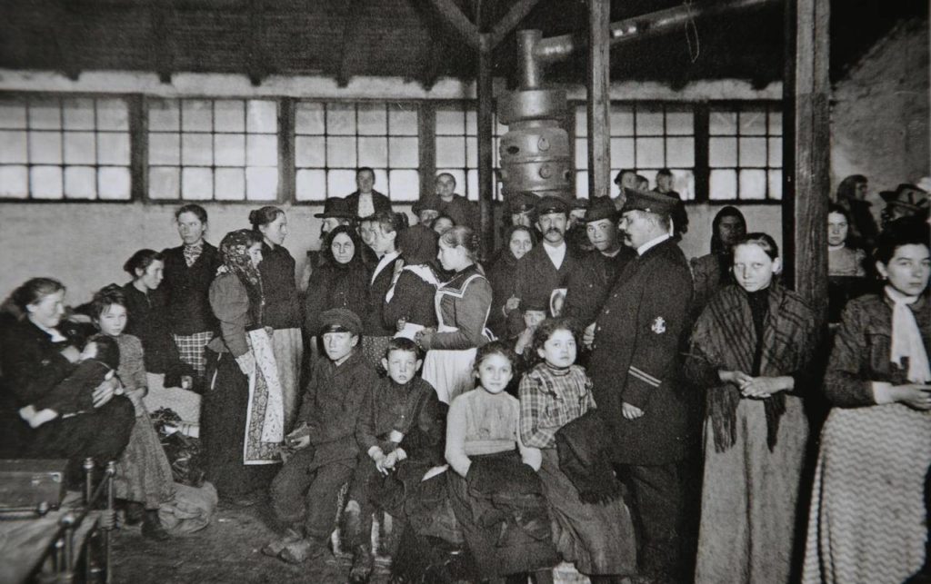 Interior of an accommodation on the America Quai